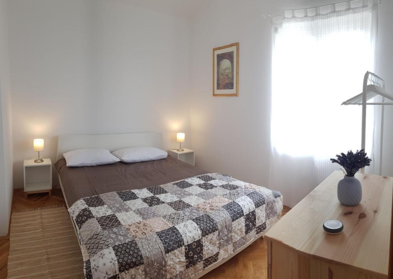 Mitra Apartments Malinska Bagian luar foto