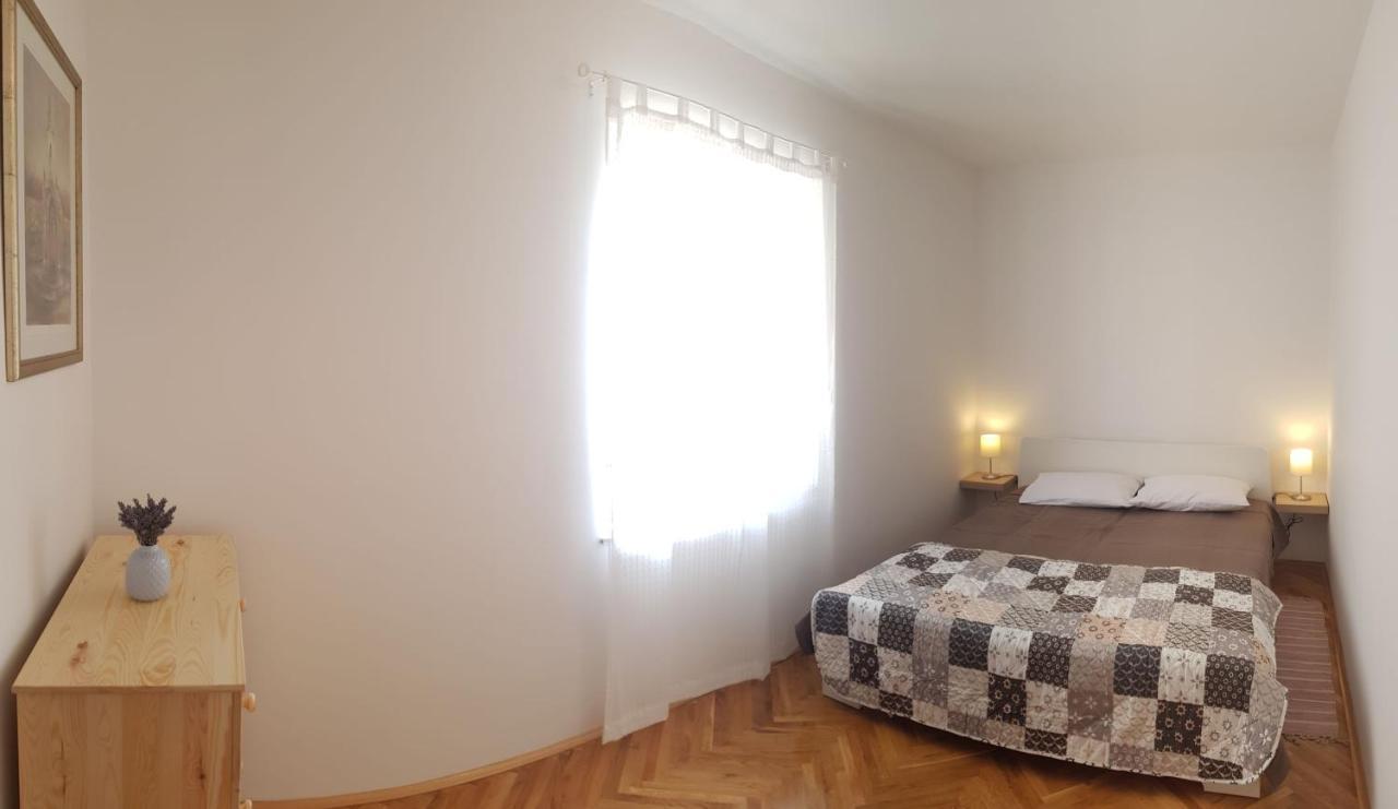 Mitra Apartments Malinska Bagian luar foto