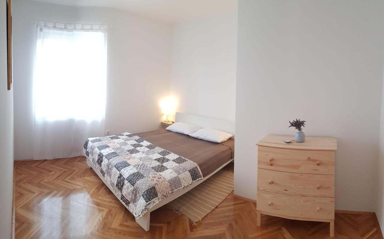 Mitra Apartments Malinska Bagian luar foto